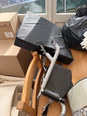 Aidapt Lightweight Self - Propelled Aluminium Wheelchair