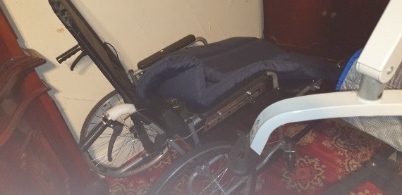 6 position recling wheelchair with foot rest and headrest