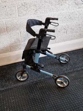 Rollator with seat - lightweight and portable