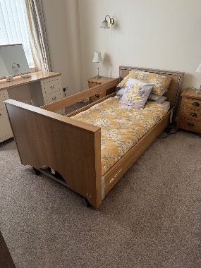 Low Profiling Adjustable Bed and Mattress