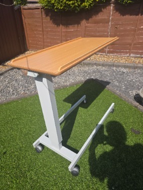 Hospital bed table