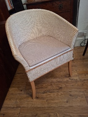 Basket weave commode- nearly new