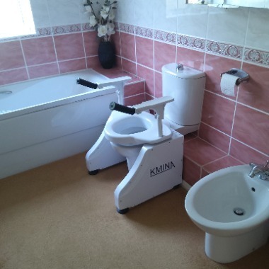 KMINA Electric Toilet Seat Lifter with Handles, Toilet Frame for Elderly, Disability Aids