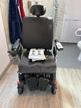 Indoor/outdoor powerchair
