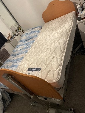Electric profiling bed and mattress
